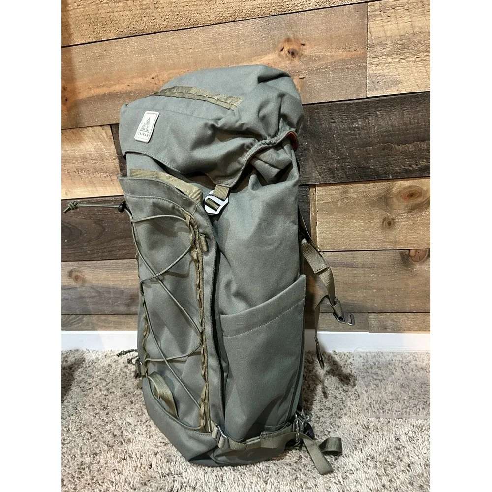Salkan The‎ Carry-On 35L Green Gorpcore Hiking Backpack EUC